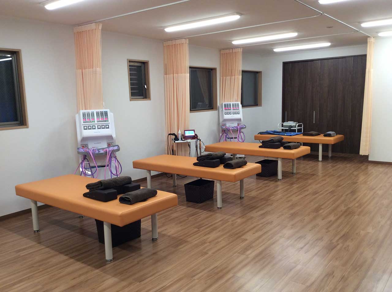 矯正用ベッド